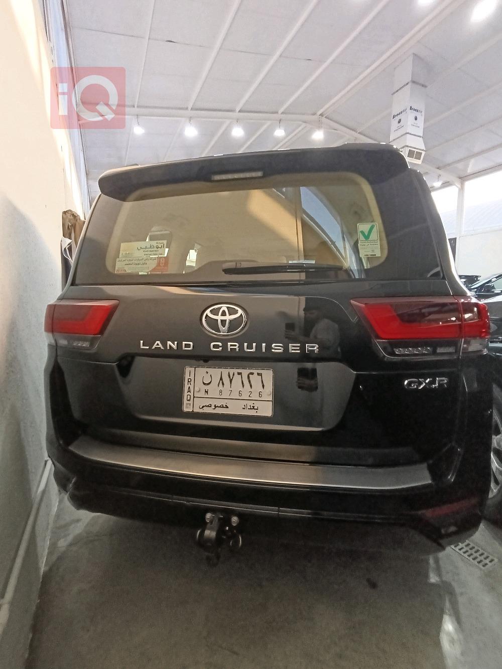 Toyota Land Cruiser
